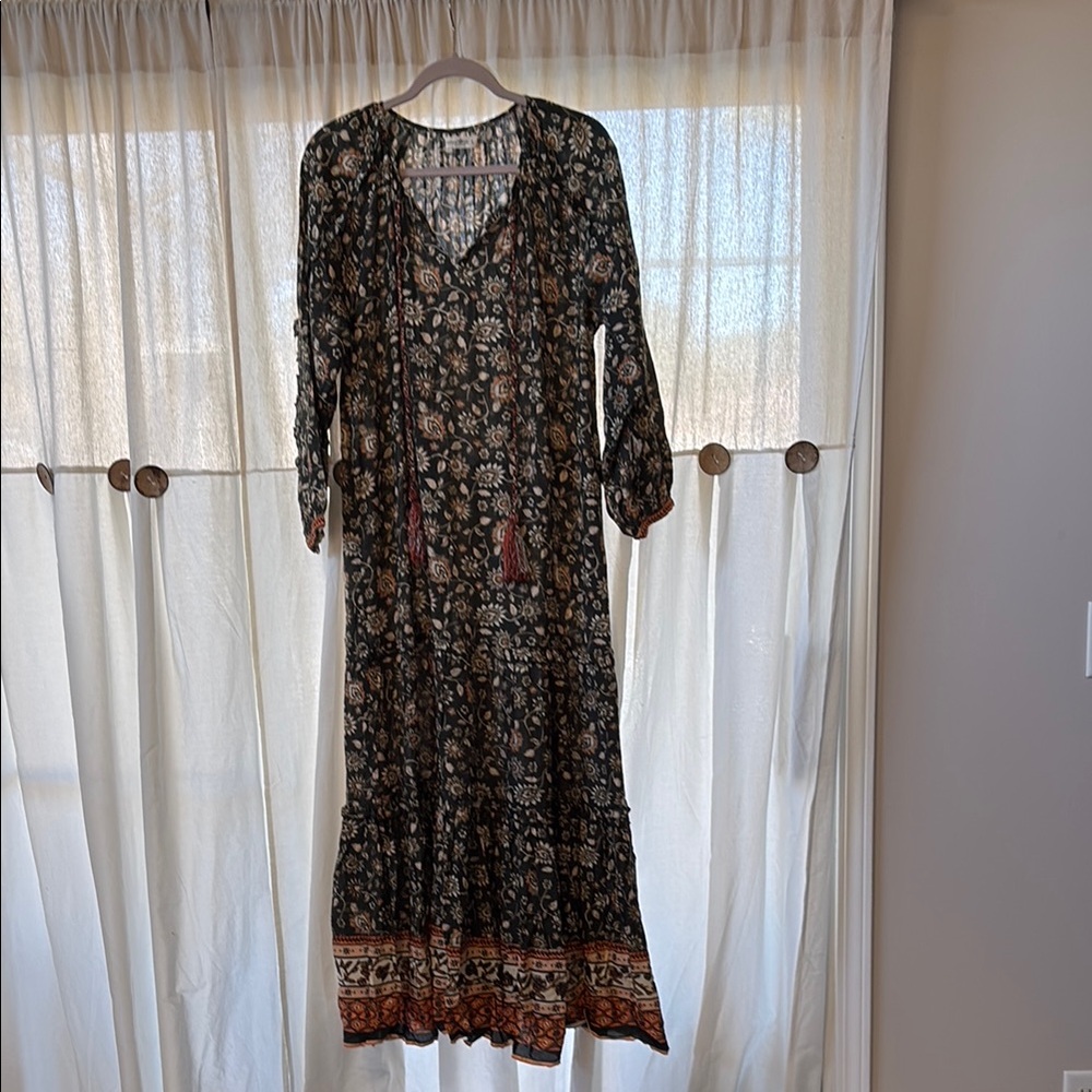 NWOT- Floral Maxi Dress